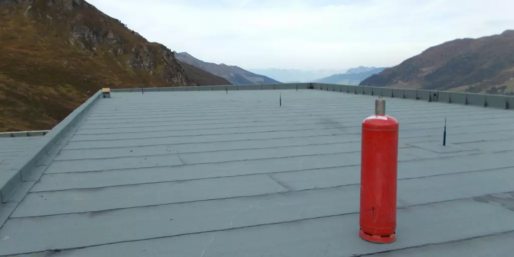 Dach und Abdichtungen von elementW